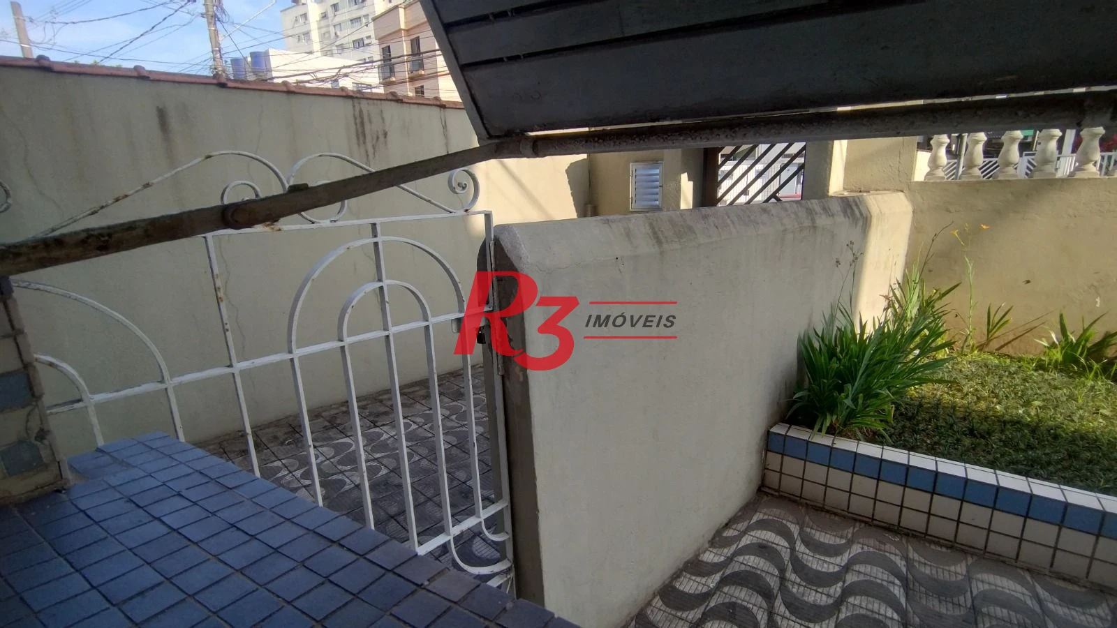 Apartamento com 2 dormitórios à venda, 69 m² por R$ 370.000,00 - Encruzilhada - Santos/SP