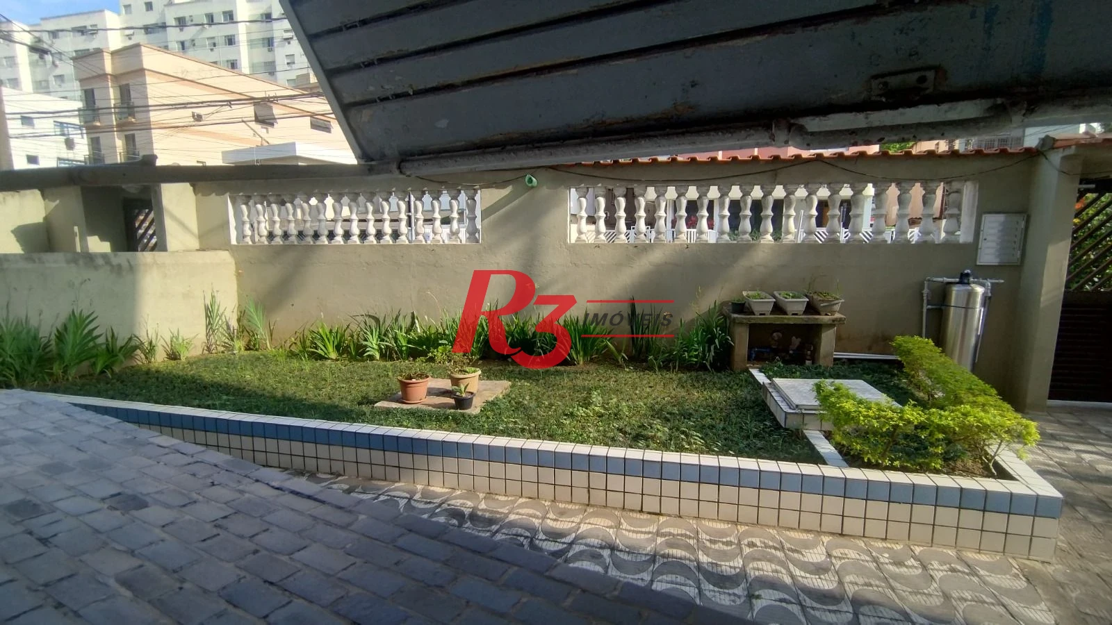 Apartamento com 2 dormitórios à venda, 69 m² por R$ 370.000,00 - Encruzilhada - Santos/SP