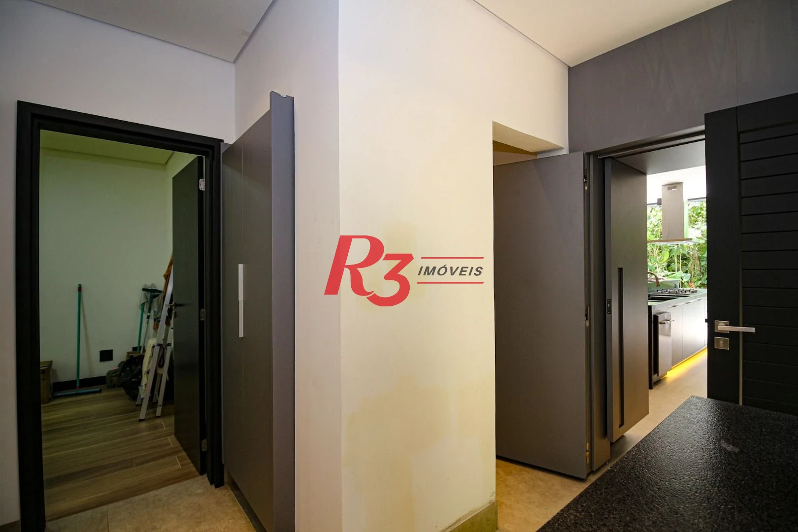 Casa com 5 dormitórios à venda, 500 m² por R$ 12.500.000,00 - Cidade Jardim Tom - Guarujá/SP