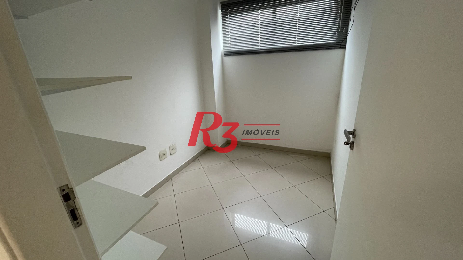 Conjunto para alugar, 118 m² por R$ 2.500,02/mês - Centro - Santos/SP