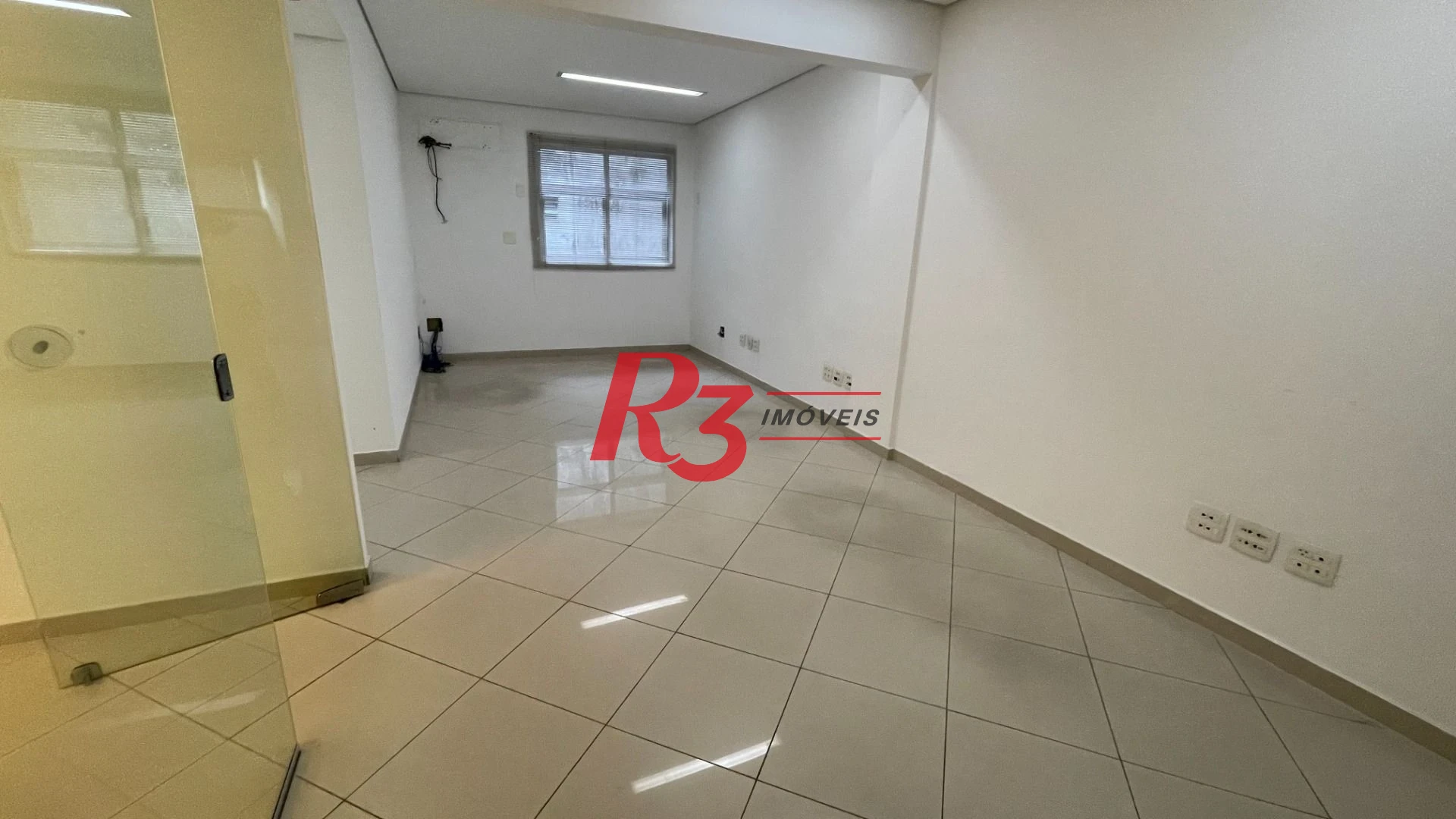 Conjunto para alugar, 118 m² por R$ 2.500,02/mês - Centro - Santos/SP