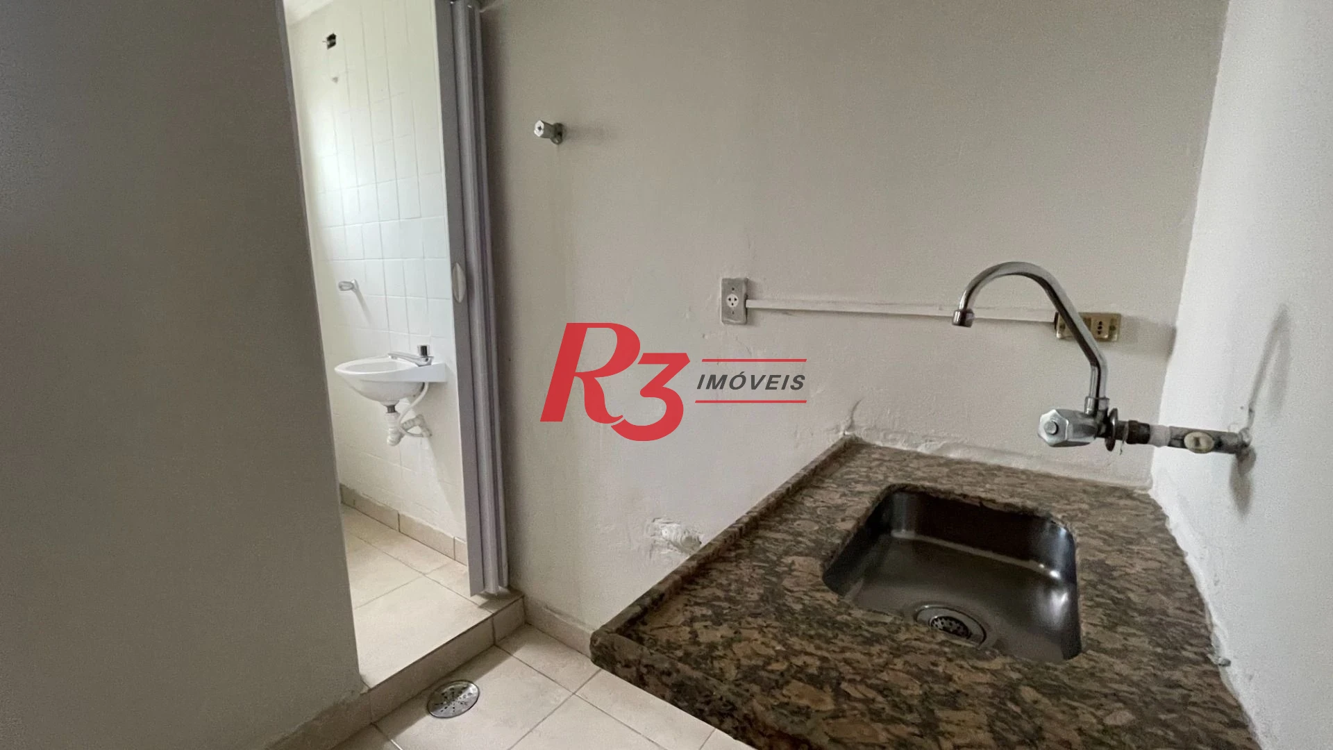 Conjunto para alugar, 118 m² por R$ 2.500,02/mês - Centro - Santos/SP