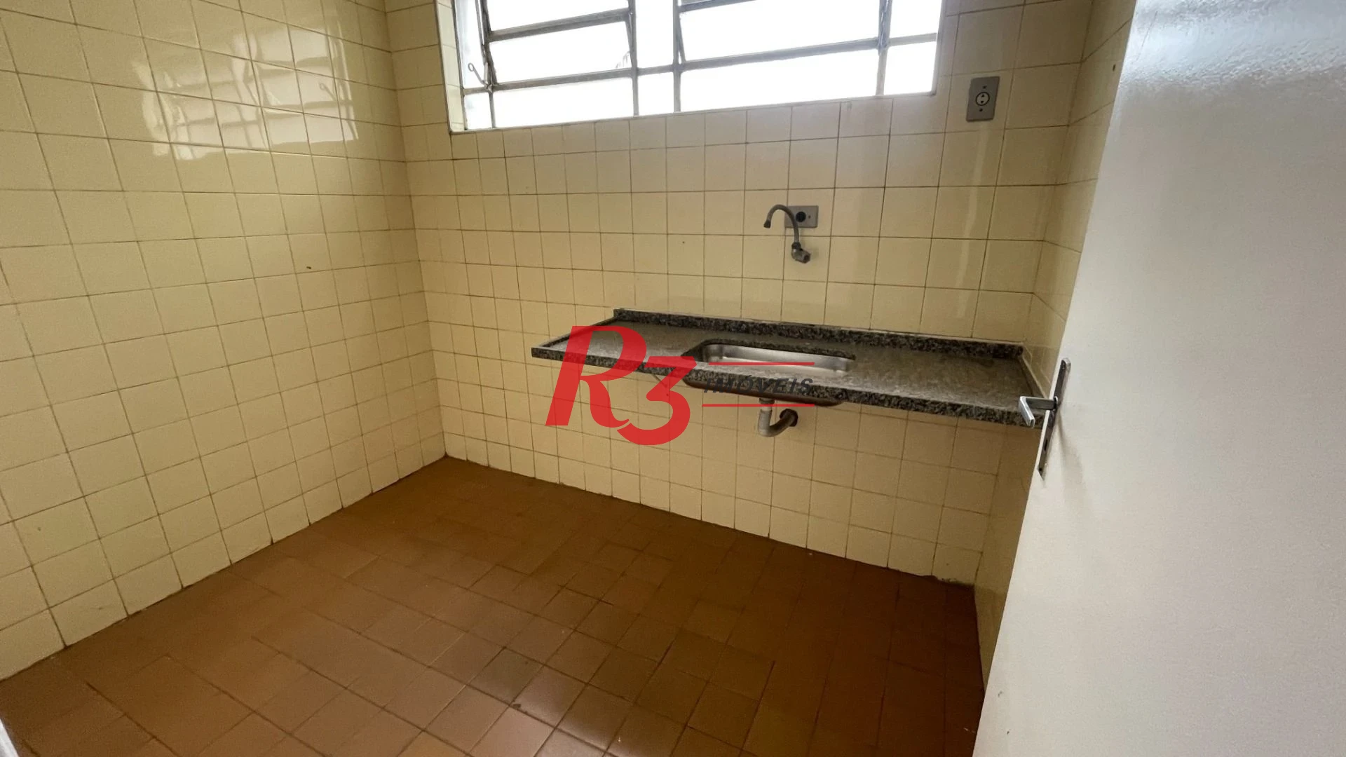 Conjunto para alugar, 118 m² por R$ 2.500,02/mês - Centro - Santos/SP