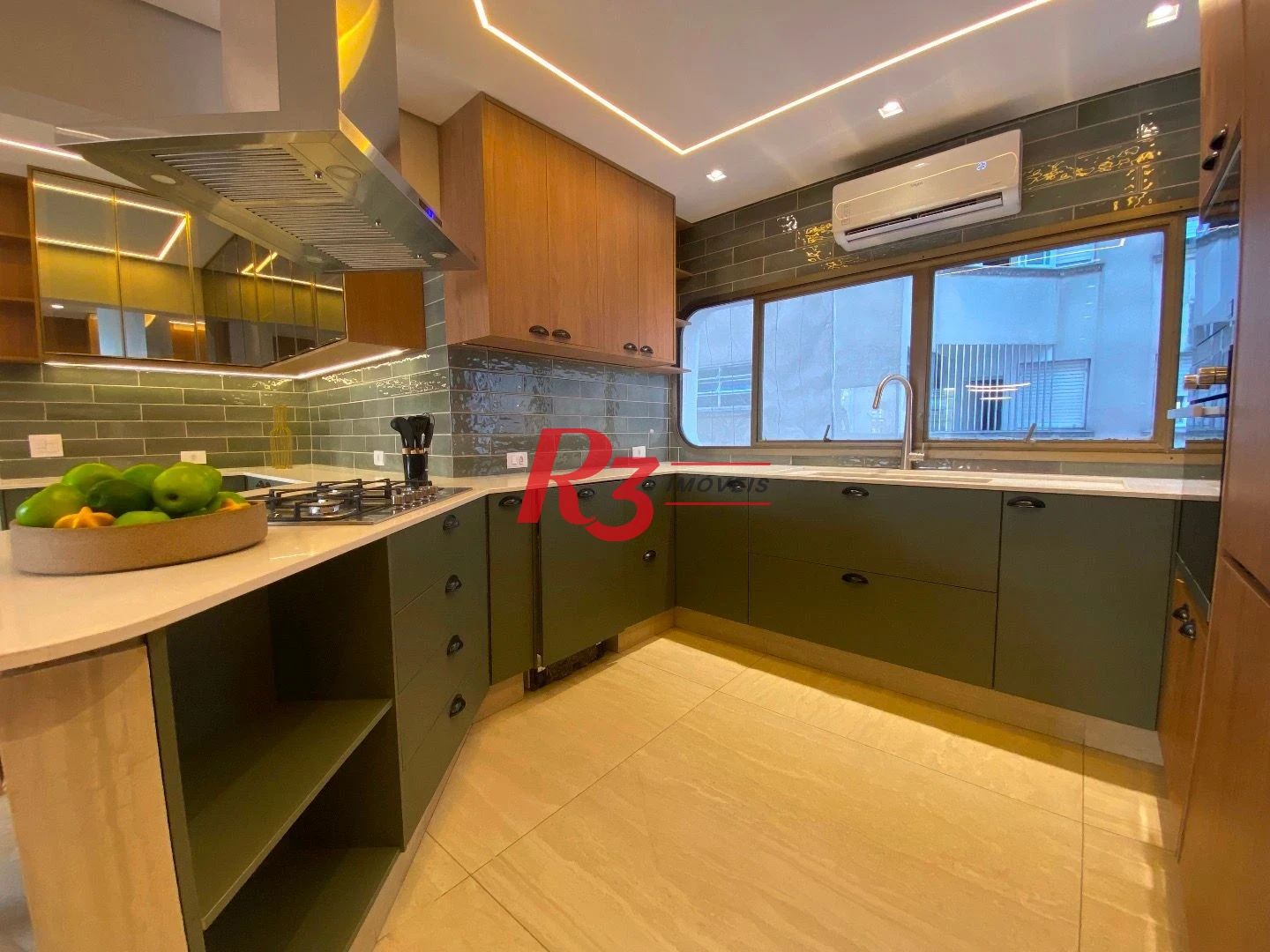 Apartamento com 4 Quartos à venda, 257 m² por R$ 3.130.000 - Gonzaga - Santos/SP