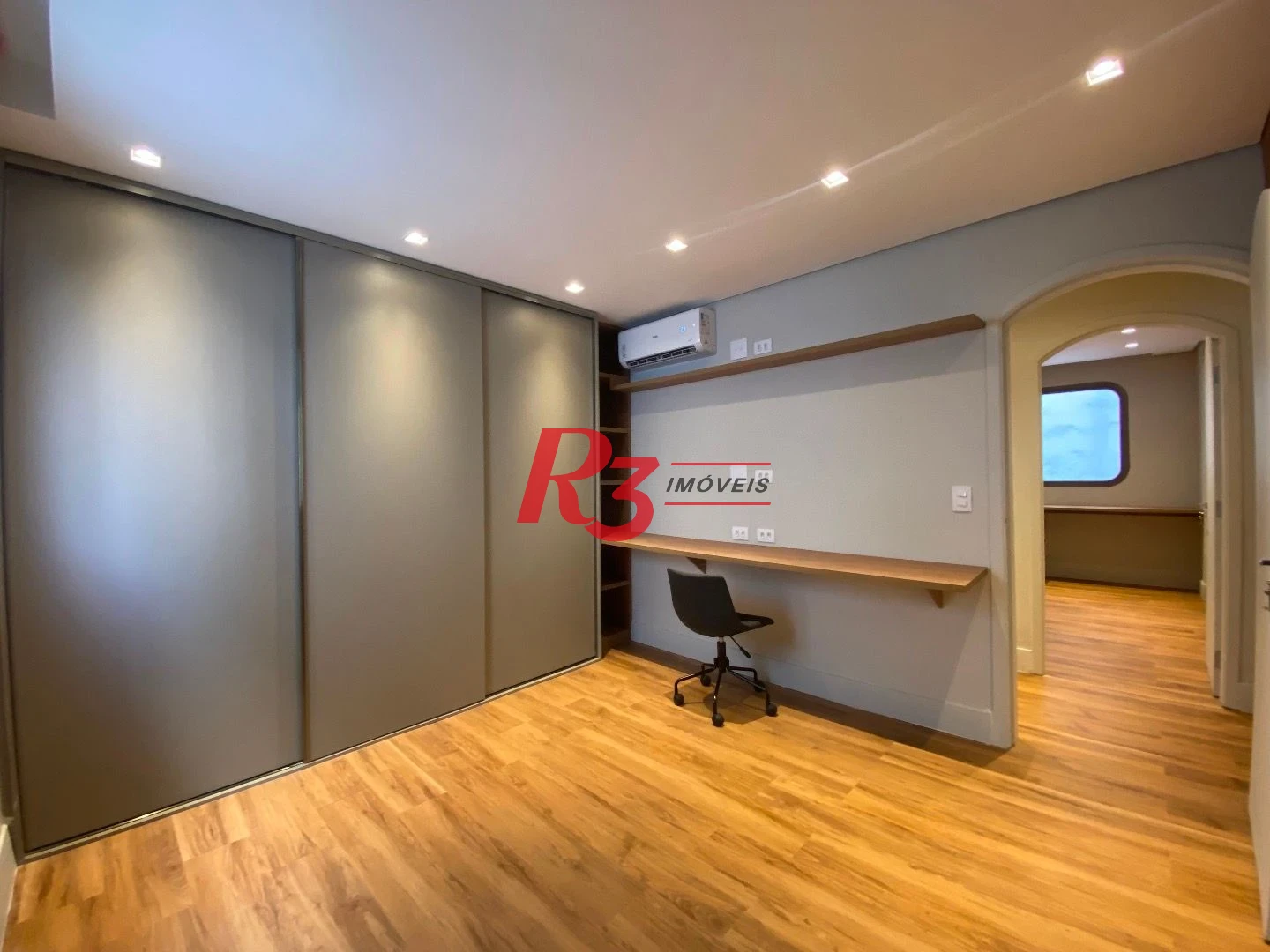 Apartamento com 4 Quartos à venda, 257 m² por R$ 3.130.000 - Gonzaga - Santos/SP