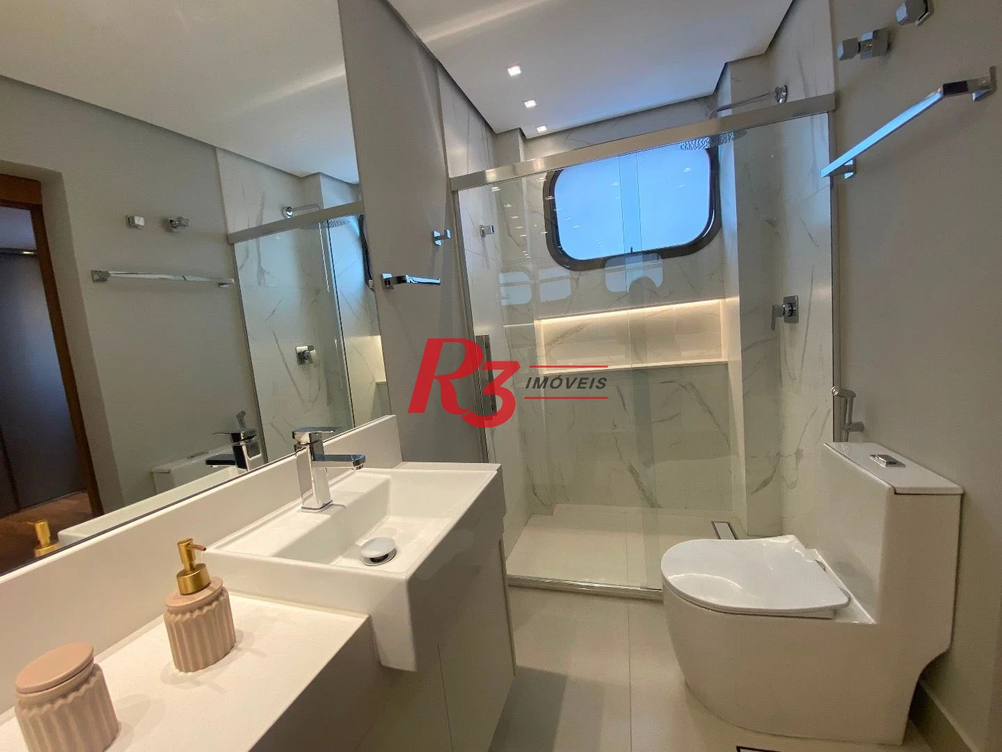 Apartamento com 4 Quartos à venda, 257 m² por R$ 3.130.000 - Gonzaga - Santos/SP