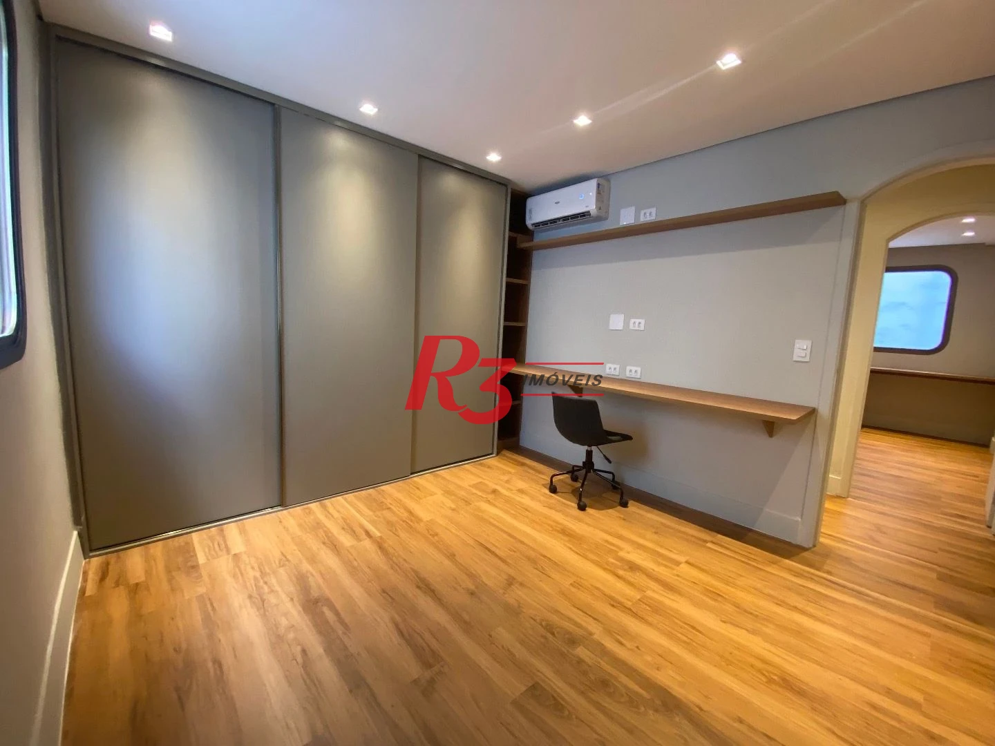 Apartamento com 4 Quartos à venda, 257 m² por R$ 3.130.000 - Gonzaga - Santos/SP