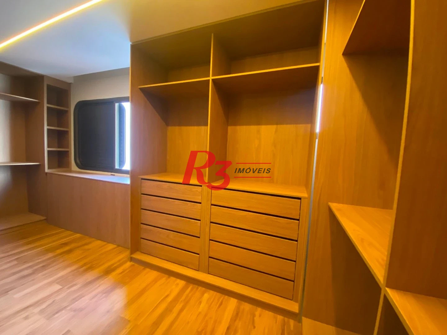 Apartamento com 4 Quartos à venda, 257 m² por R$ 3.130.000 - Gonzaga - Santos/SP