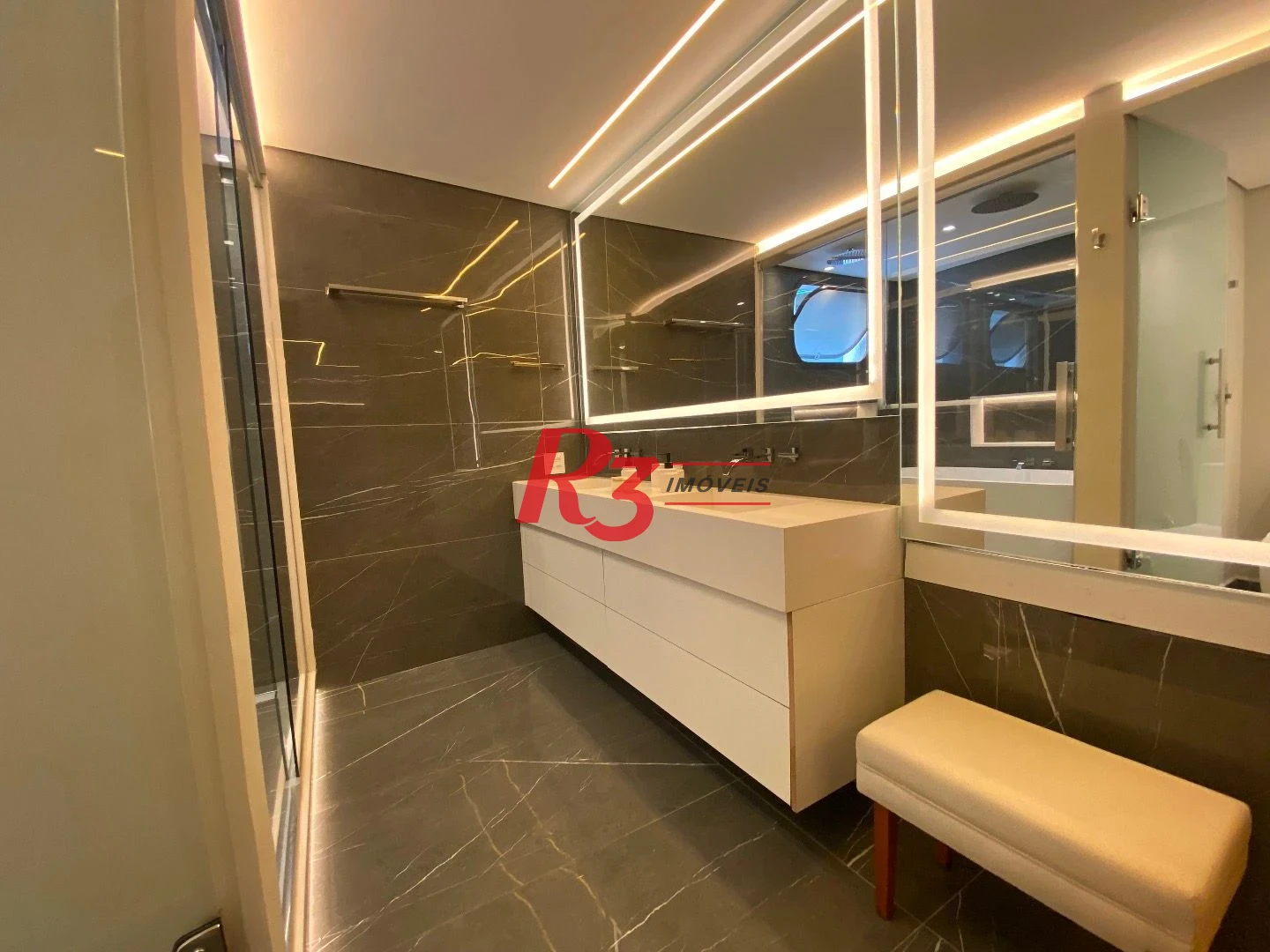 Apartamento com 4 Quartos à venda, 257 m² por R$ 3.130.000 - Gonzaga - Santos/SP