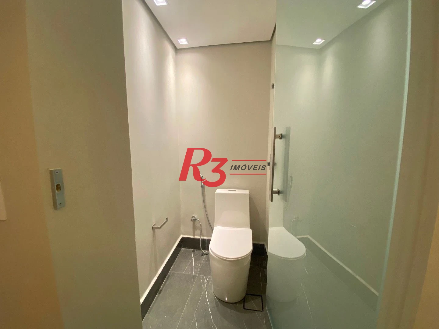 Apartamento com 4 Quartos à venda, 257 m² por R$ 3.130.000 - Gonzaga - Santos/SP