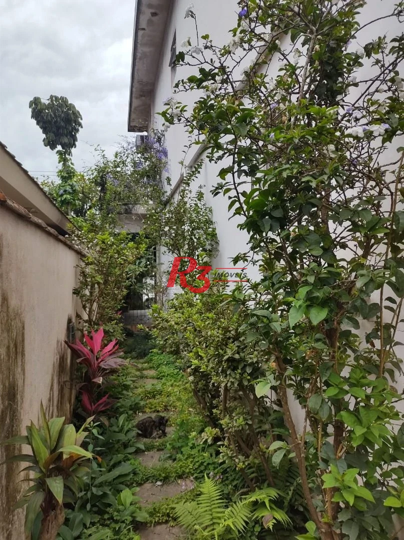 Sobrado à venda, 202 m² por R$ 720.000,00 - Vila Valença - São Vicente/SP