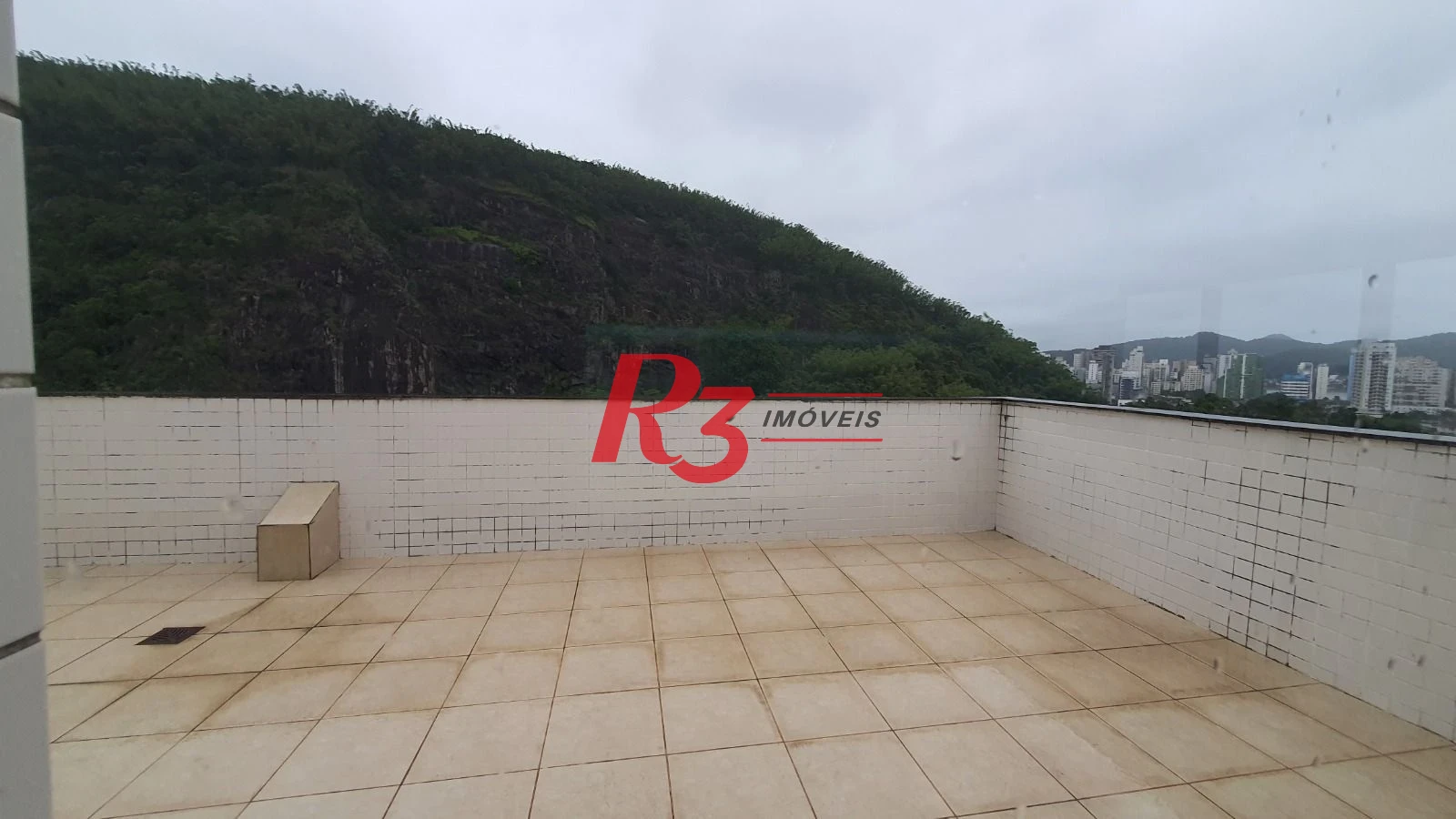 Apartamento com 2 dormitórios à venda, 60 m² por R$ 350.000,00 - Vila Voturuá - São Vicente/SP