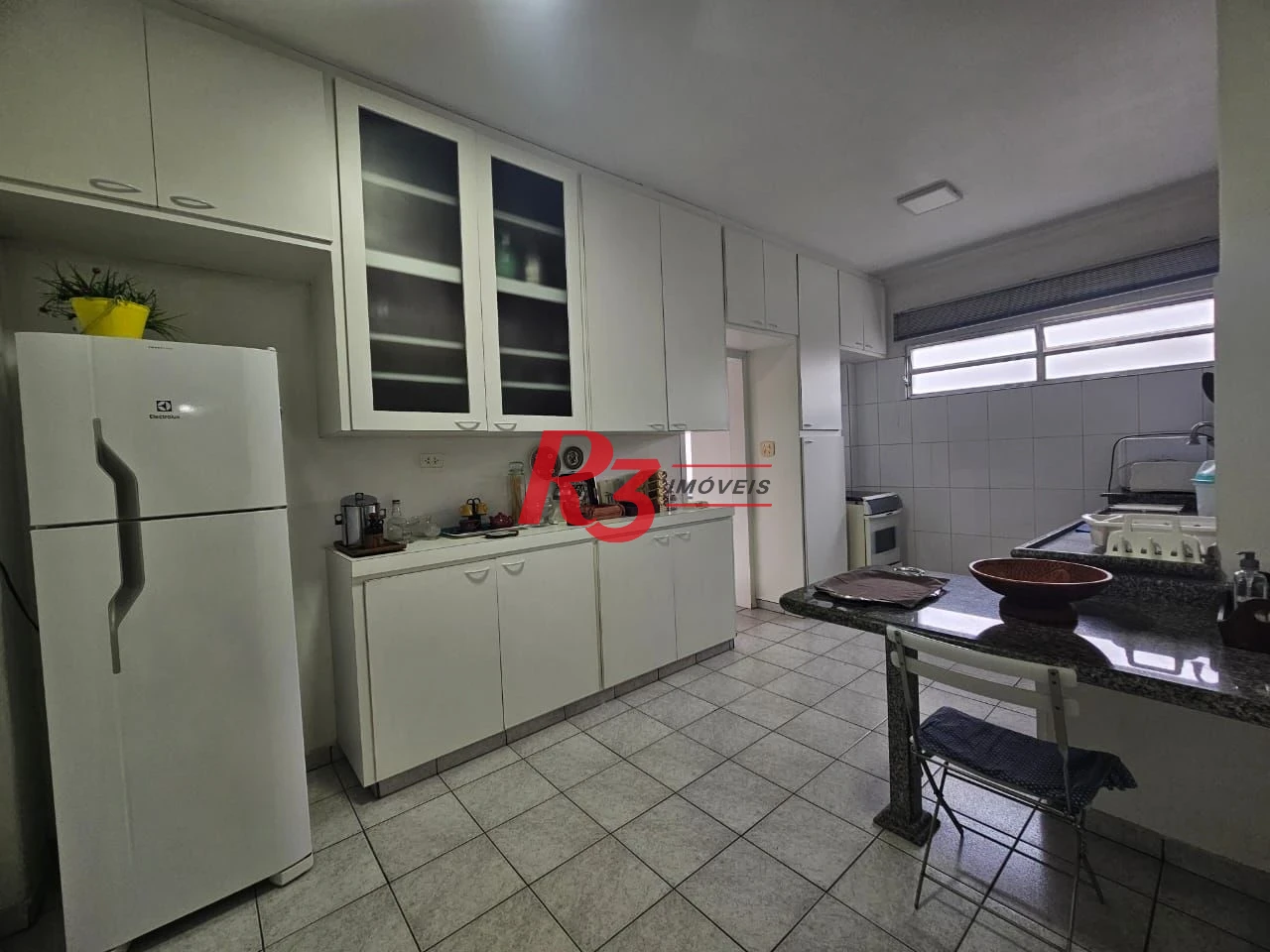 Apartamento á venda 3 quartos 190M² Mobiliado 1Vg na Praia do Gonzaga.