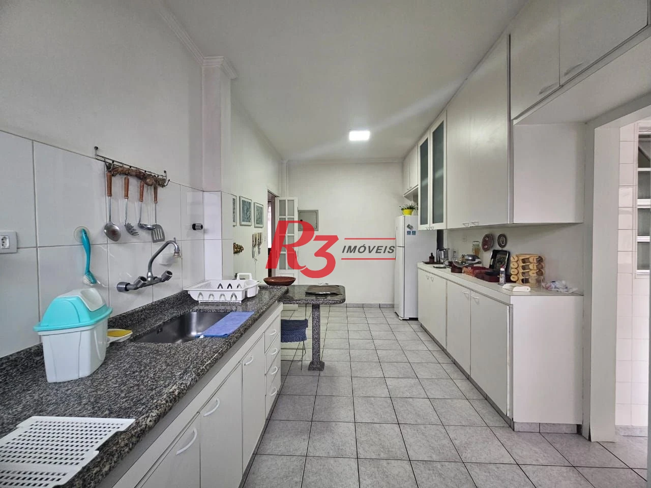 Apartamento á venda 3 quartos 190M² Mobiliado 1Vg na Praia do Gonzaga.