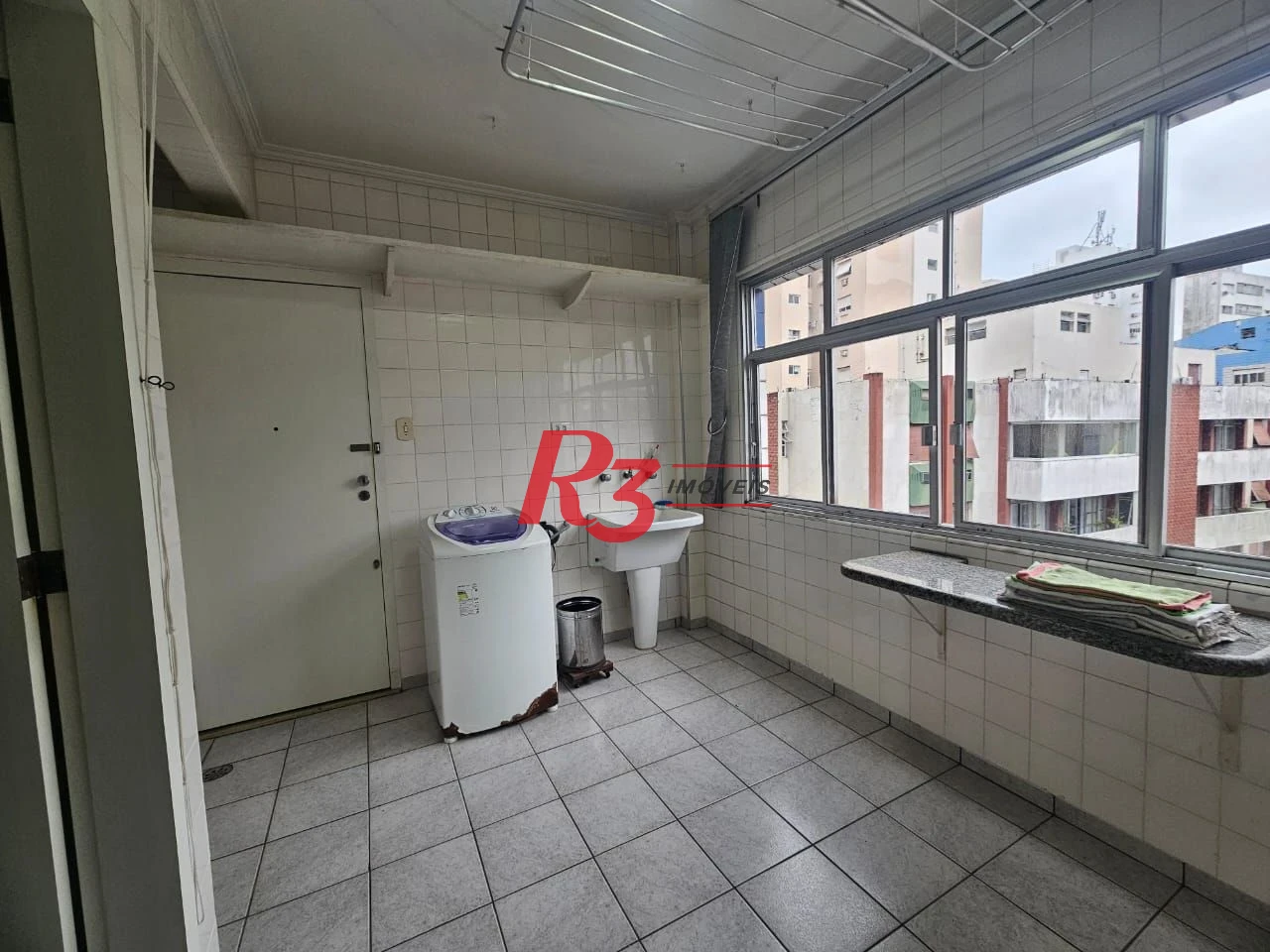 Apartamento á venda 3 quartos 190M² Mobiliado 1Vg na Praia do Gonzaga.