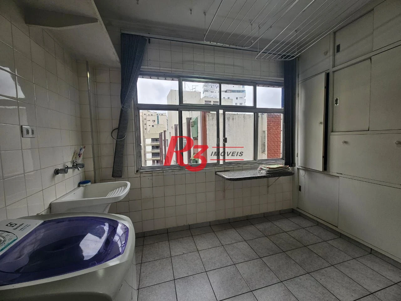 Apartamento á venda 3 quartos 190M² Mobiliado 1Vg na Praia do Gonzaga.