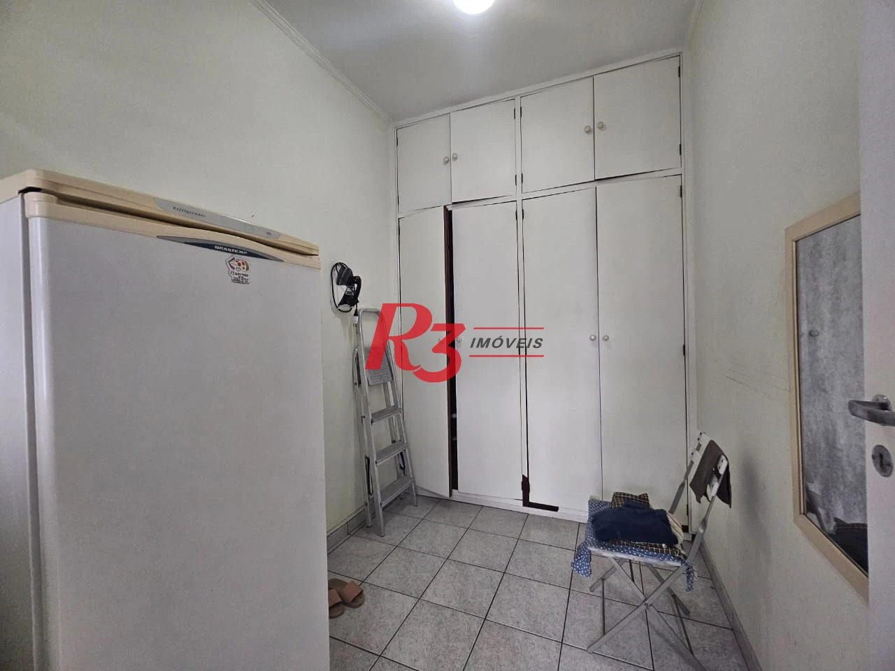 Apartamento á venda 3 quartos 190M² Mobiliado 1Vg na Praia do Gonzaga.