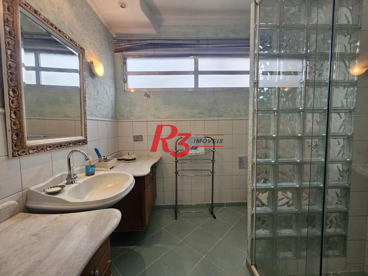 Apartamento á venda 3 quartos 190M² Mobiliado 1Vg na Praia do Gonzaga.