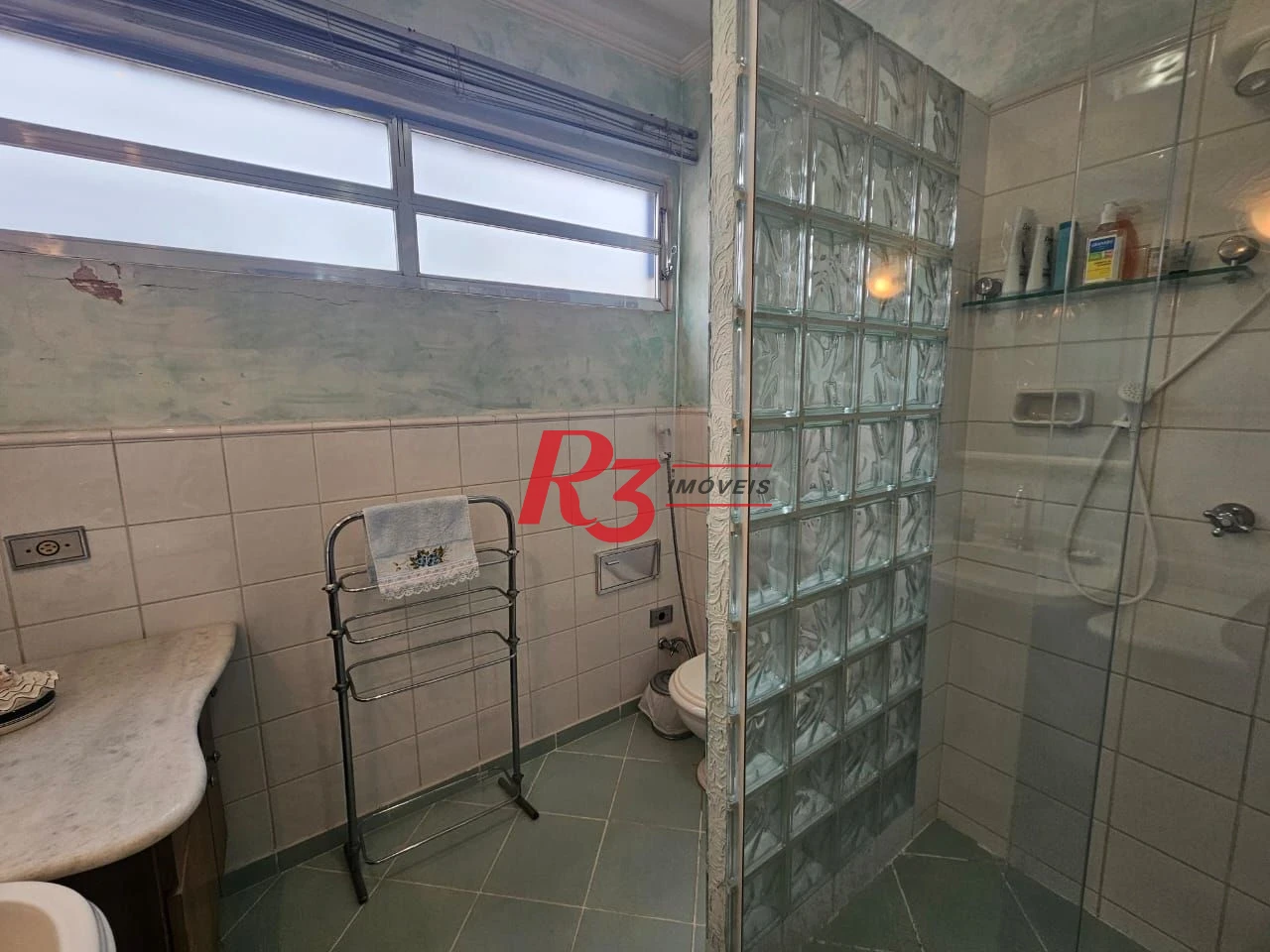 Apartamento á venda 3 quartos 190M² Mobiliado 1Vg na Praia do Gonzaga.