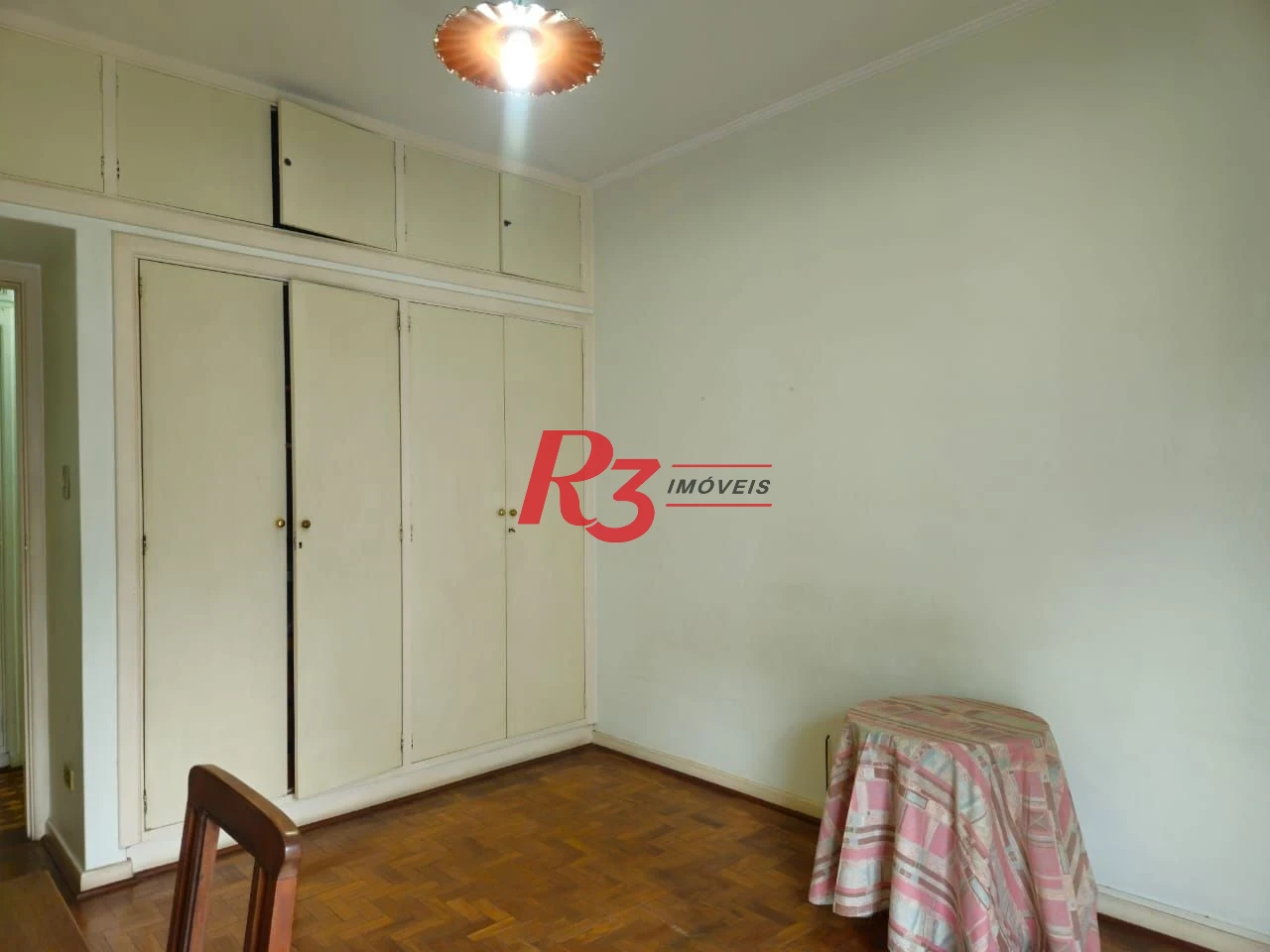 Apartamento á venda 3 quartos 190M² Mobiliado 1Vg na Praia do Gonzaga.