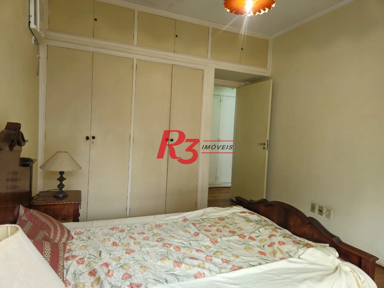 Apartamento á venda 3 quartos 190M² Mobiliado 1Vg na Praia do Gonzaga.