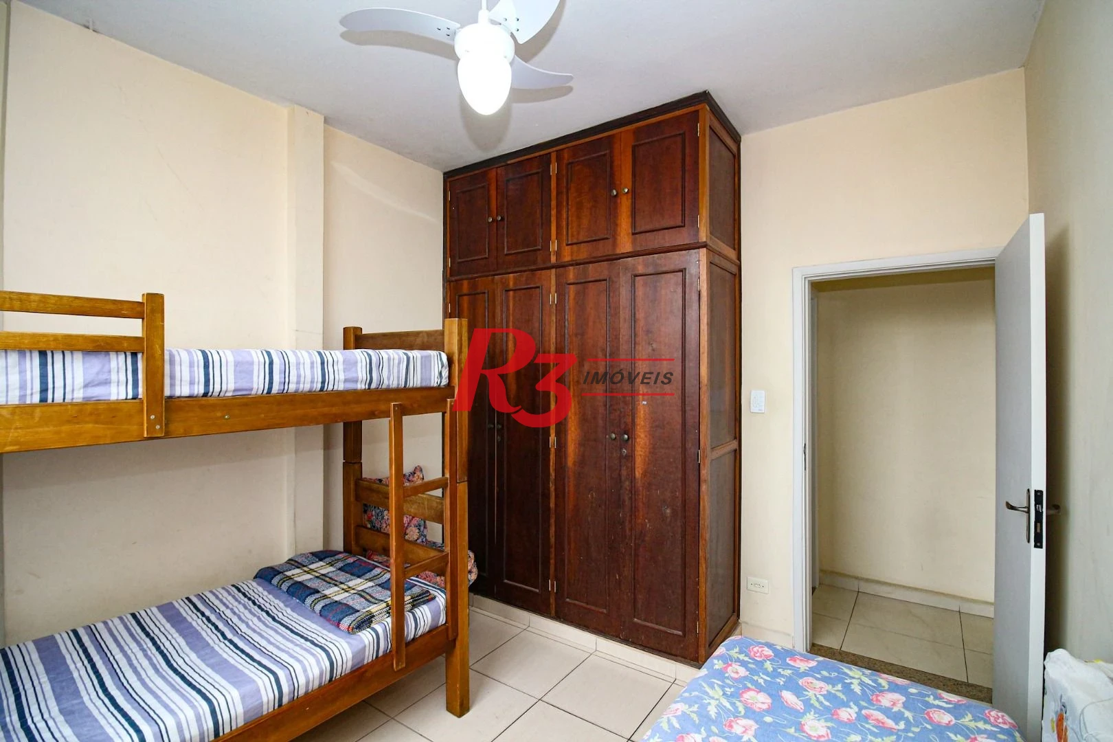 Apartamento com 2 dormitórios à venda, 80 m² por R$ 750.000,00 - Gonzaga - Santos/SP