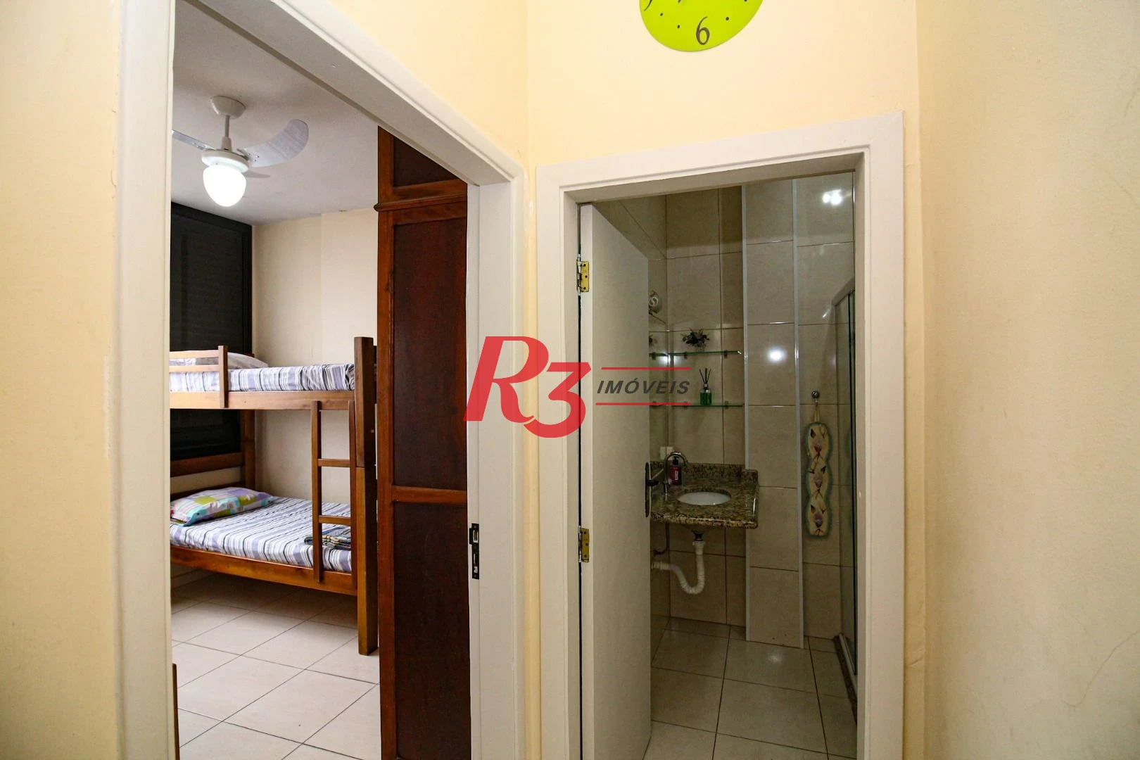 Apartamento com 2 dormitórios à venda, 80 m² por R$ 750.000,00 - Gonzaga - Santos/SP