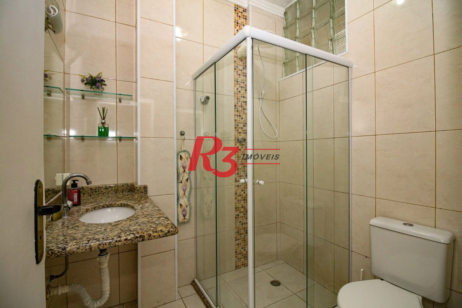 Apartamento com 2 dormitórios à venda, 80 m² por R$ 750.000,00 - Gonzaga - Santos/SP