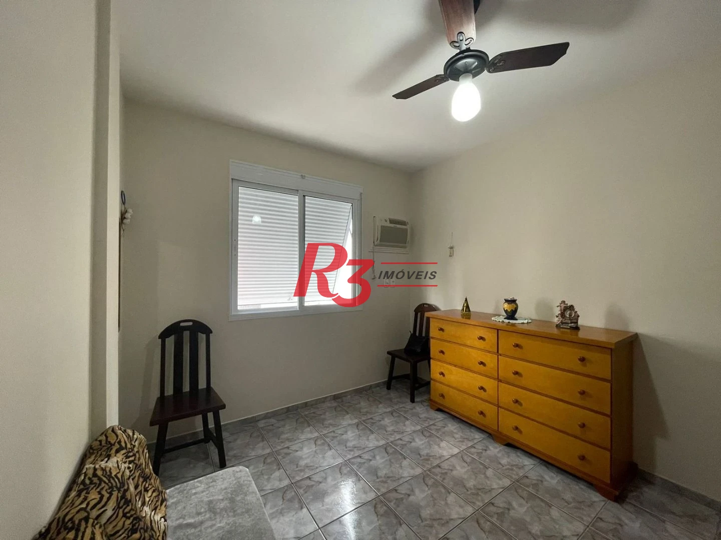 Apartamento á venda 2 quartos  Dependência Completa  1vg  quadra da Praia da Pompéia.