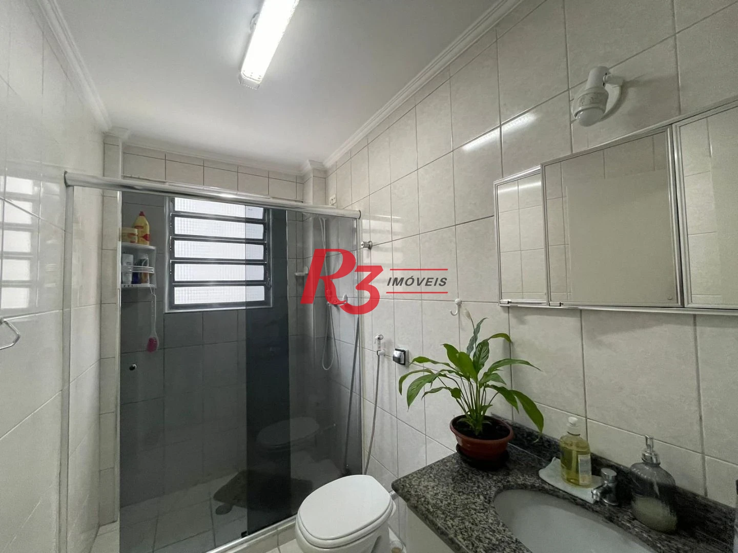 Apartamento á venda 2 quartos  Dependência Completa  1vg  quadra da Praia da Pompéia.