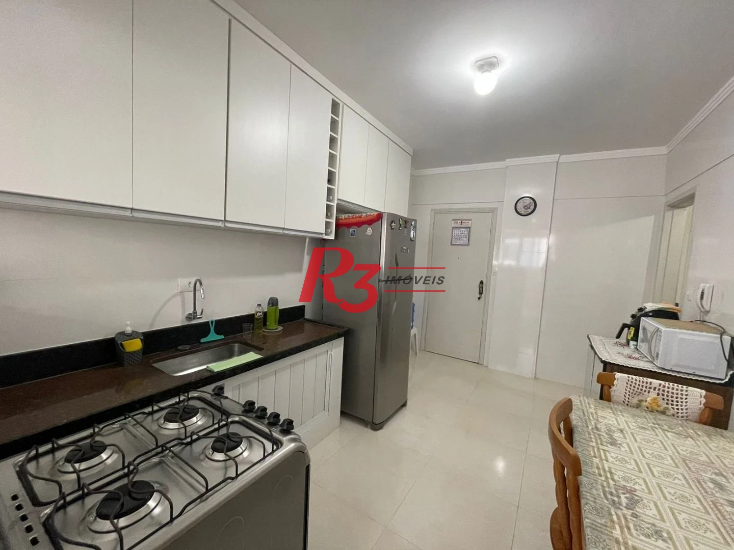 Apartamento á venda 2 quartos  Dependência Completa  1vg  quadra da Praia da Pompéia.