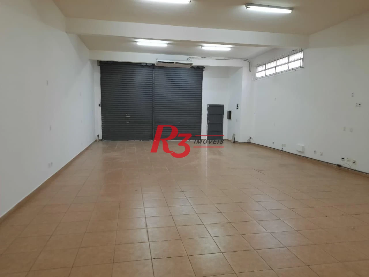 Excelente loja comercial com 300m2 de área útil