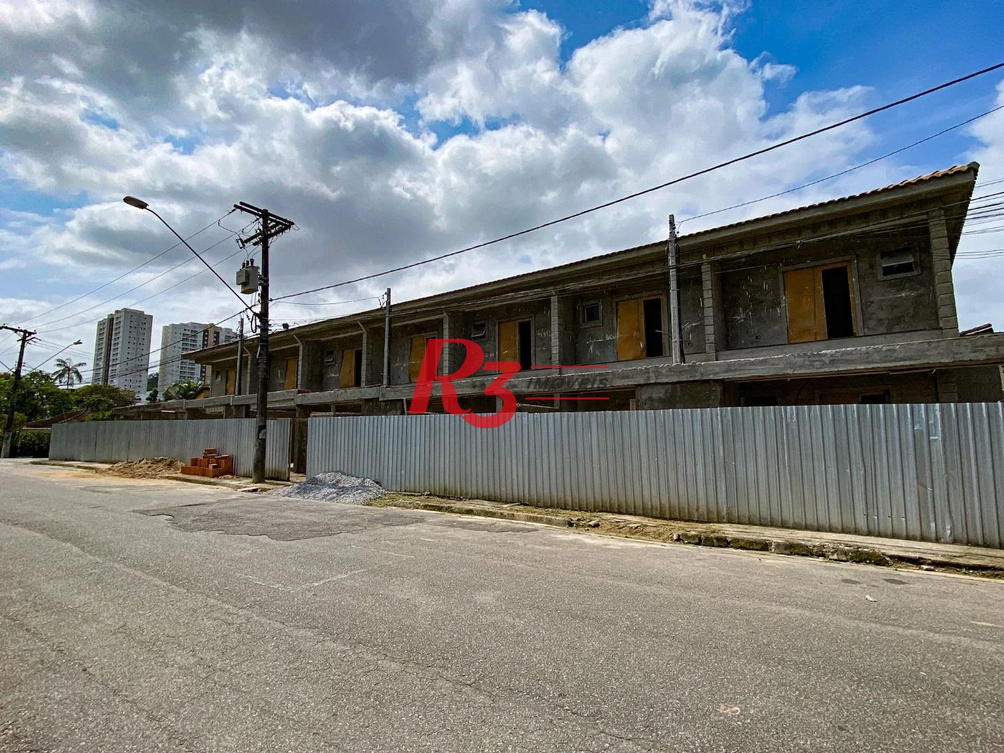 Sobrado à venda, 85 m² por R$ 680.000,00 - Parque da Montanha - Santos/SP