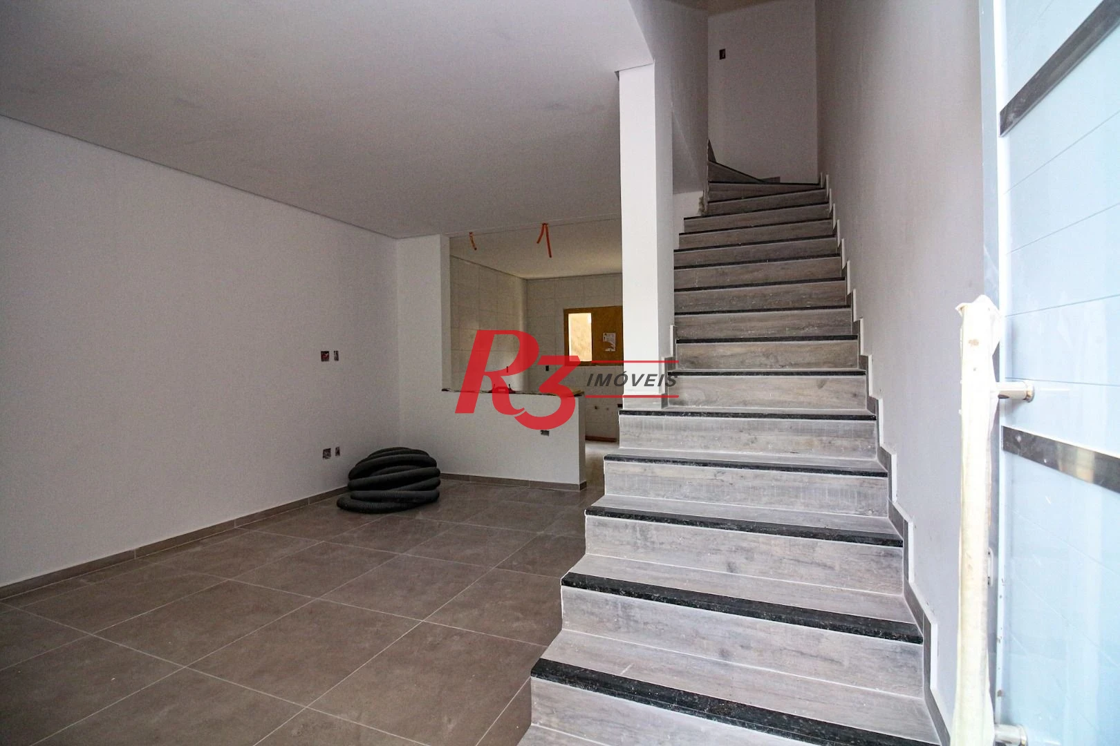 Sobrado à venda, 85 m² por R$ 680.000,00 - Parque da Montanha - Santos/SP