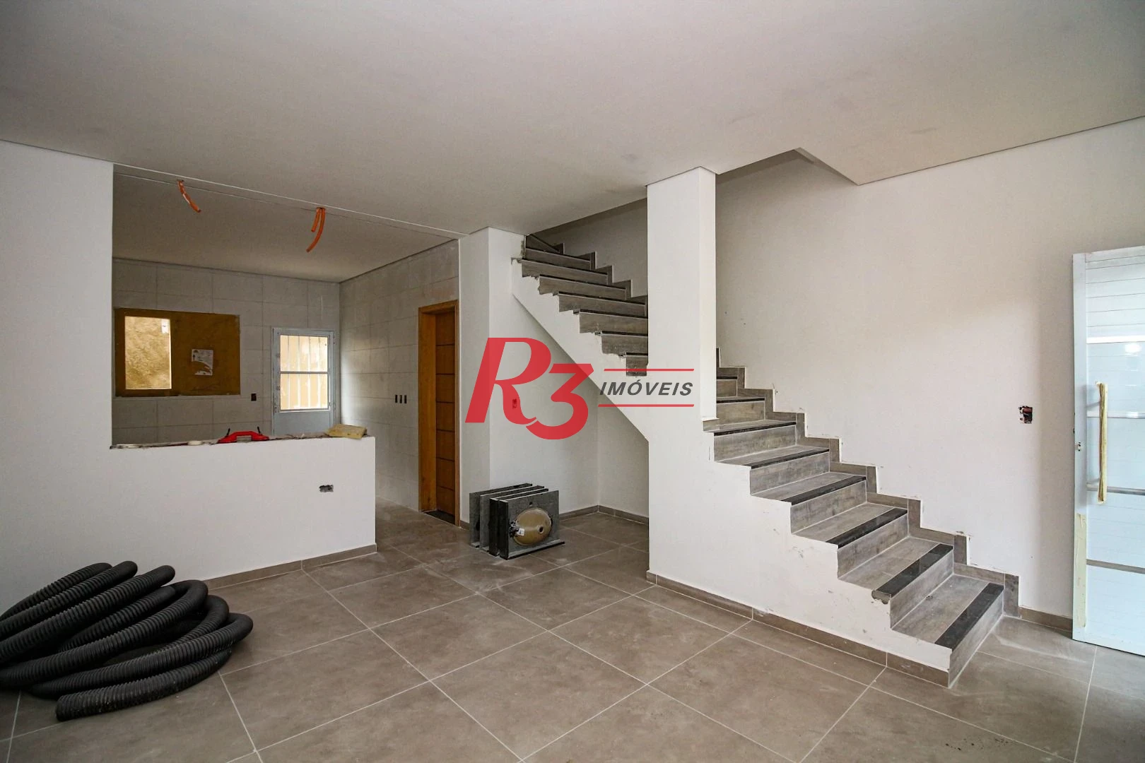 Sobrado à venda, 85 m² por R$ 680.000,00 - Parque da Montanha - Santos/SP