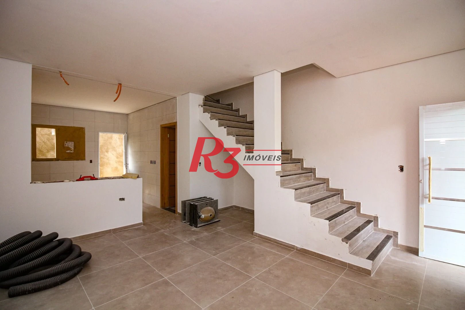 Sobrado à venda, 85 m² por R$ 680.000,00 - Parque da Montanha - Santos/SP
