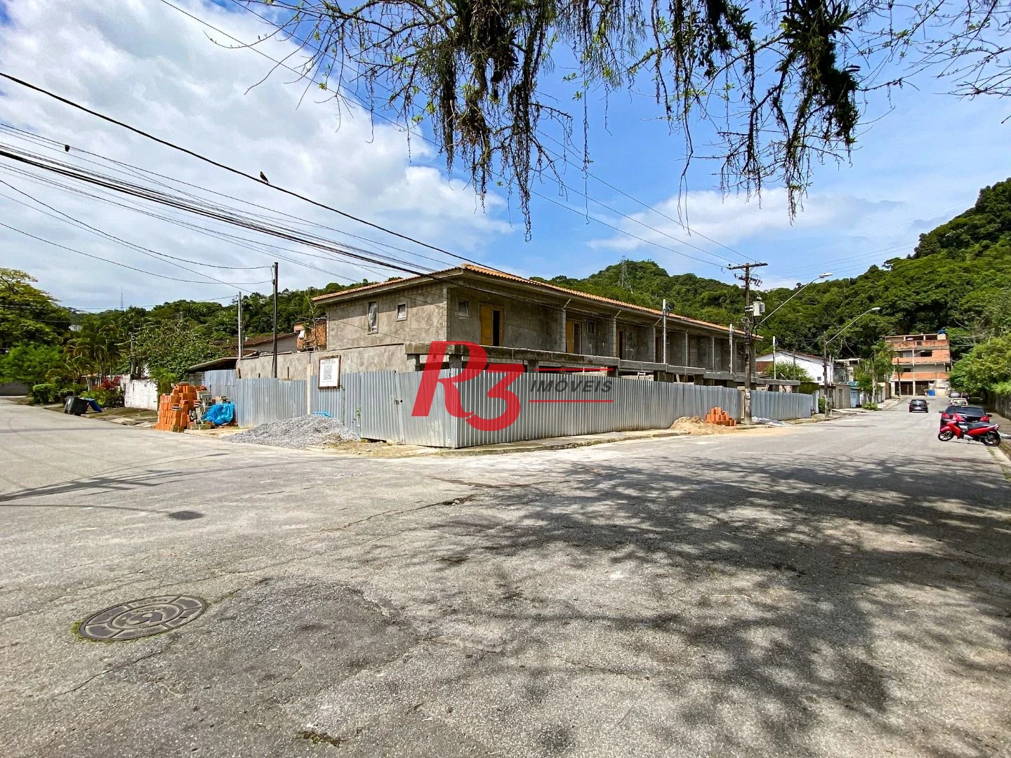 Sobrado à venda, 85 m² por R$ 680.000,00 - Parque da Montanha - Santos/SP