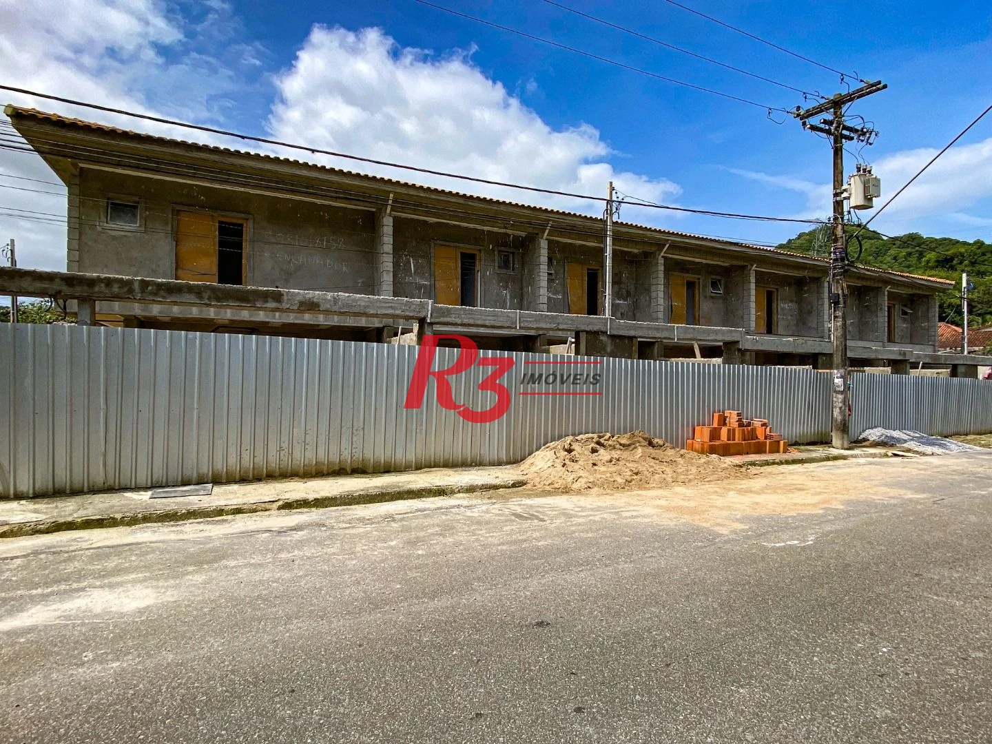 Sobrado à venda, 85 m² por R$ 680.000,00 - Parque da Montanha - Santos/SP