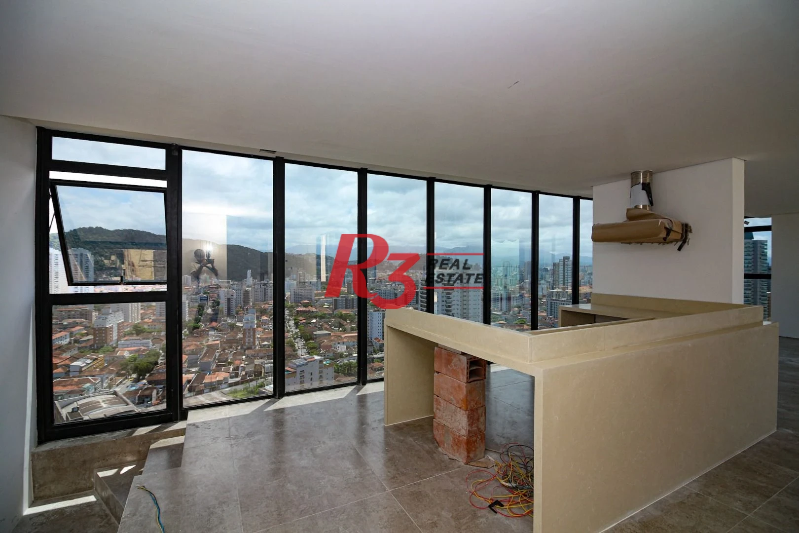 Cobertura com 4 suítes à venda, 320 m² por R$ 5.500.000 - José Menino - Santos/SP
