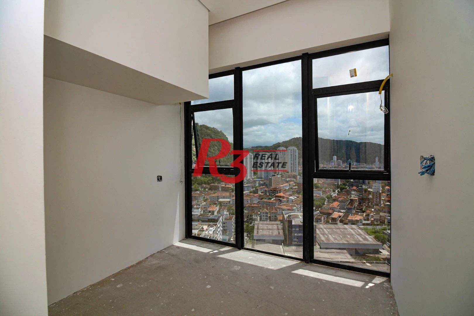 Cobertura com 4 suítes à venda, 320 m² por R$ 5.500.000 - José Menino - Santos/SP