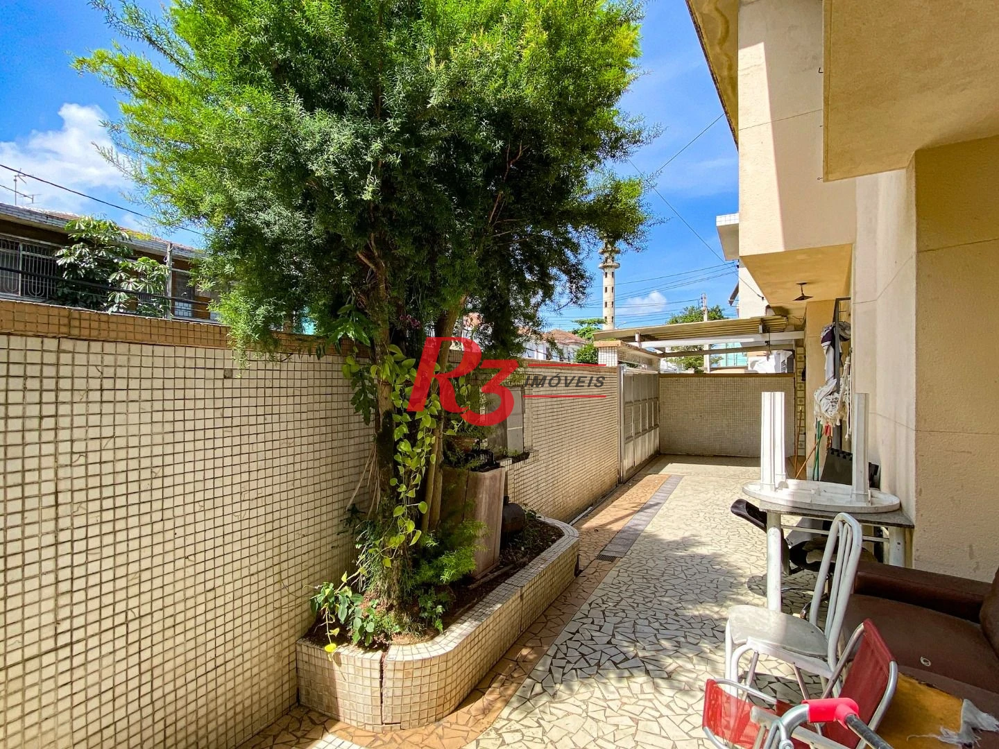 Casa com 4 dormitórios à venda, 175 m² por R$ 1.000.000,00 - Encruzilhada - Santos/SP