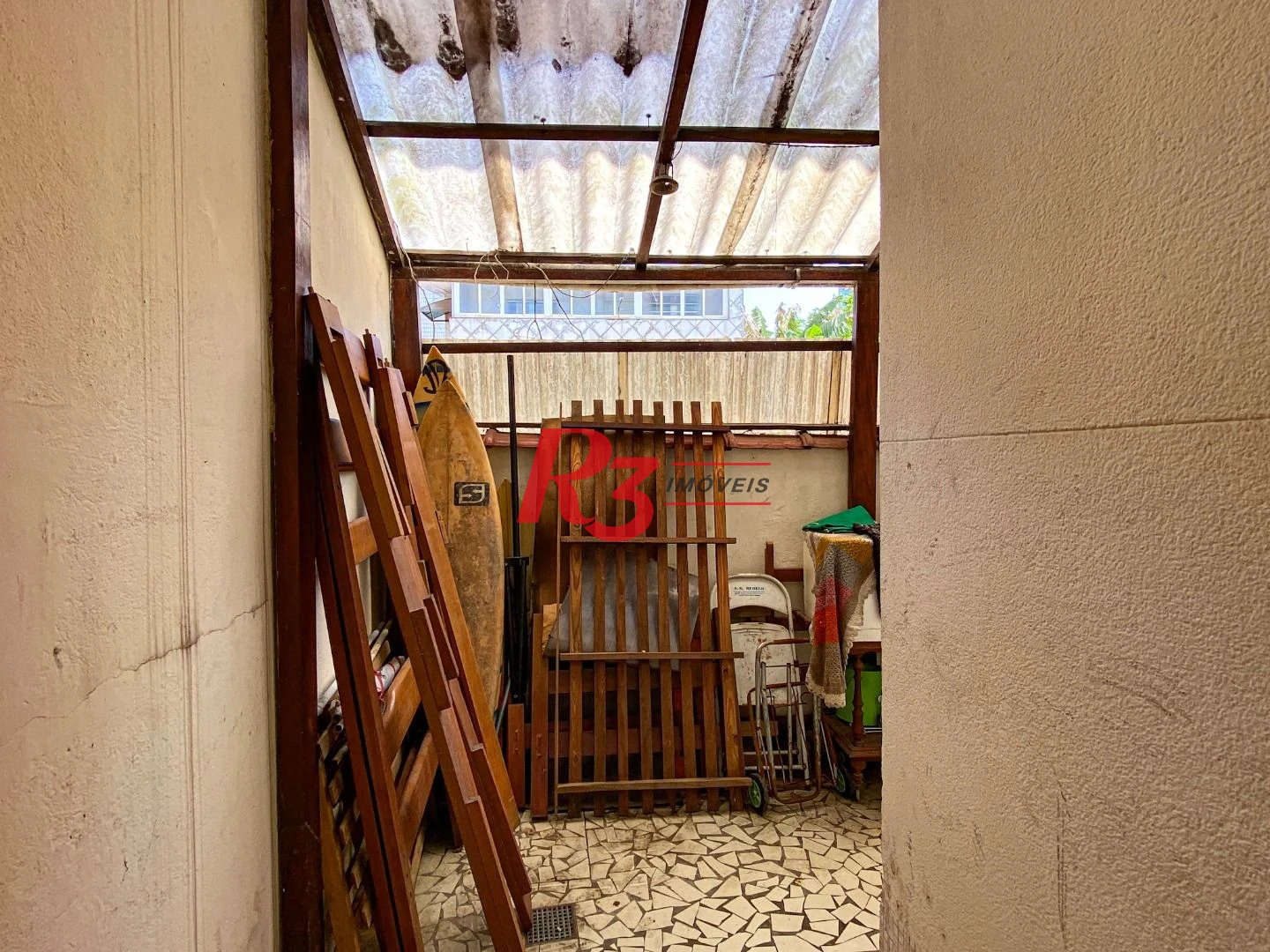 Casa com 4 dormitórios à venda, 175 m² por R$ 1.000.000,00 - Encruzilhada - Santos/SP