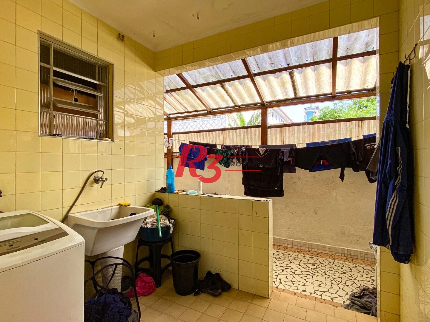 Casa com 4 dormitórios à venda, 175 m² por R$ 1.000.000,00 - Encruzilhada - Santos/SP
