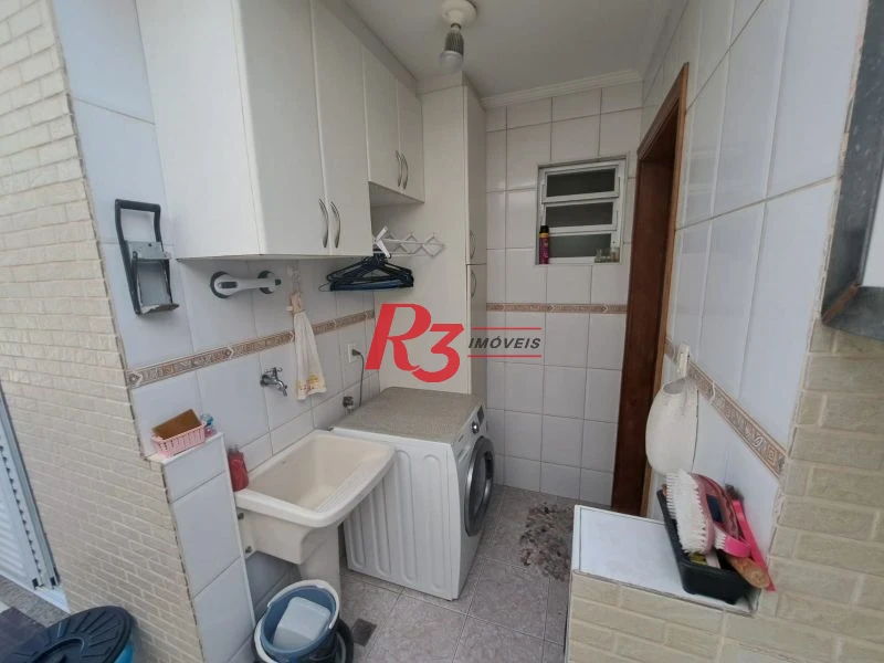 Casa com piscina no Embaré