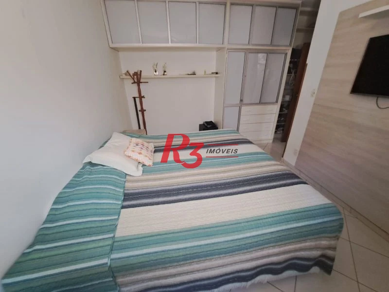 Casa com piscina no Embaré