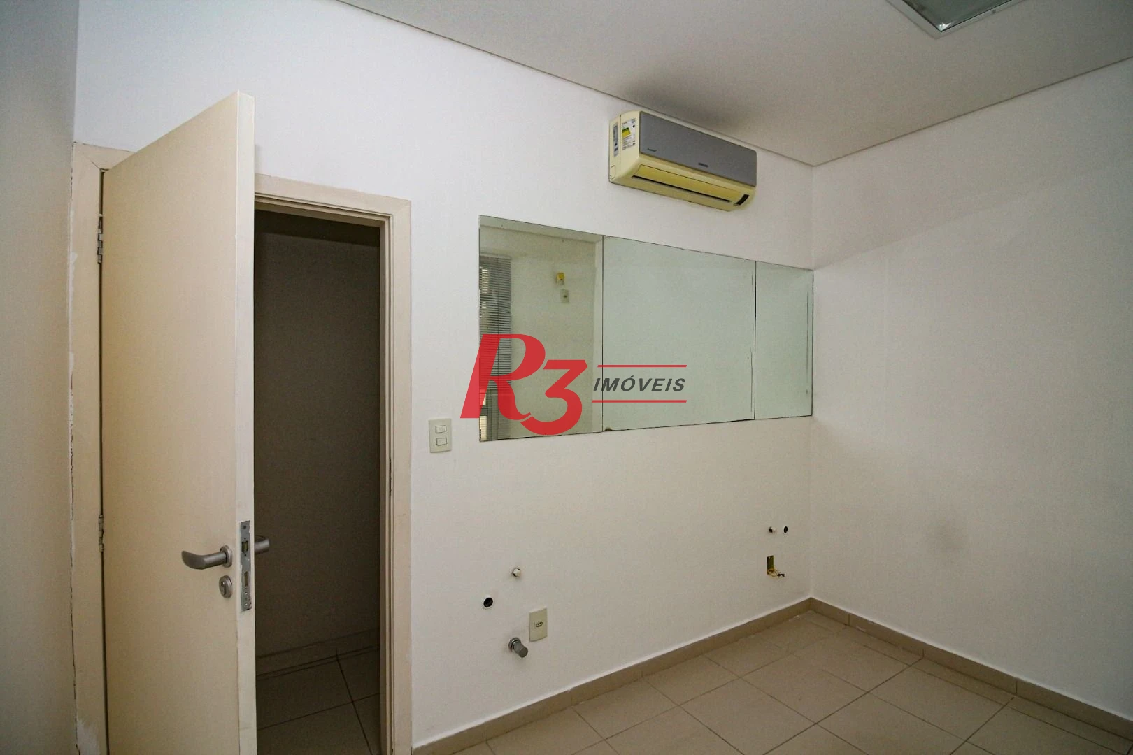 Sala para alugar, 18 m² por R$ 2.500,00/mês - Campo Grande - Santos/SP