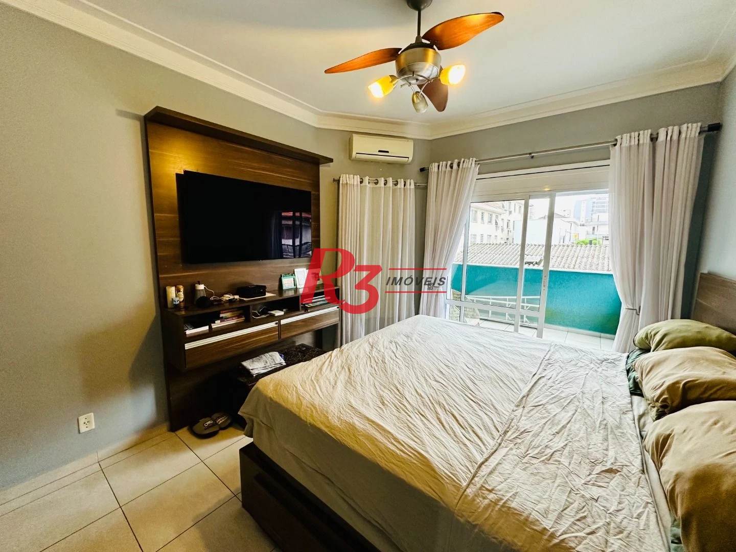 Sobrado com 4 dormitórios para alugar, 236 m² por R$ 18.000,00/mês - Embaré - Santos/SP
