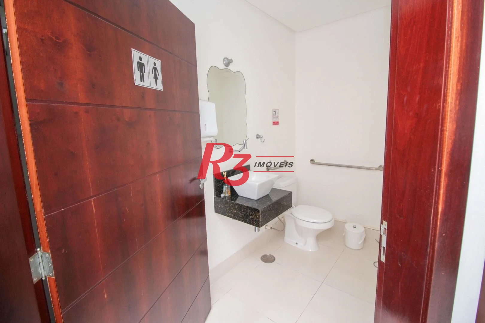Sobrado com 4 dormitórios para alugar, 236 m² por R$ 18.000,00/mês - Embaré - Santos/SP