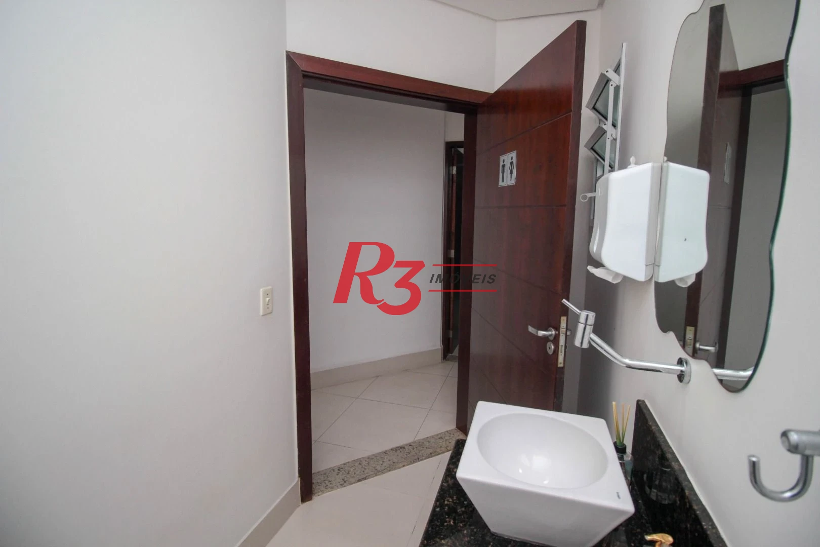 Sobrado com 4 dormitórios para alugar, 236 m² por R$ 18.000,00/mês - Embaré - Santos/SP