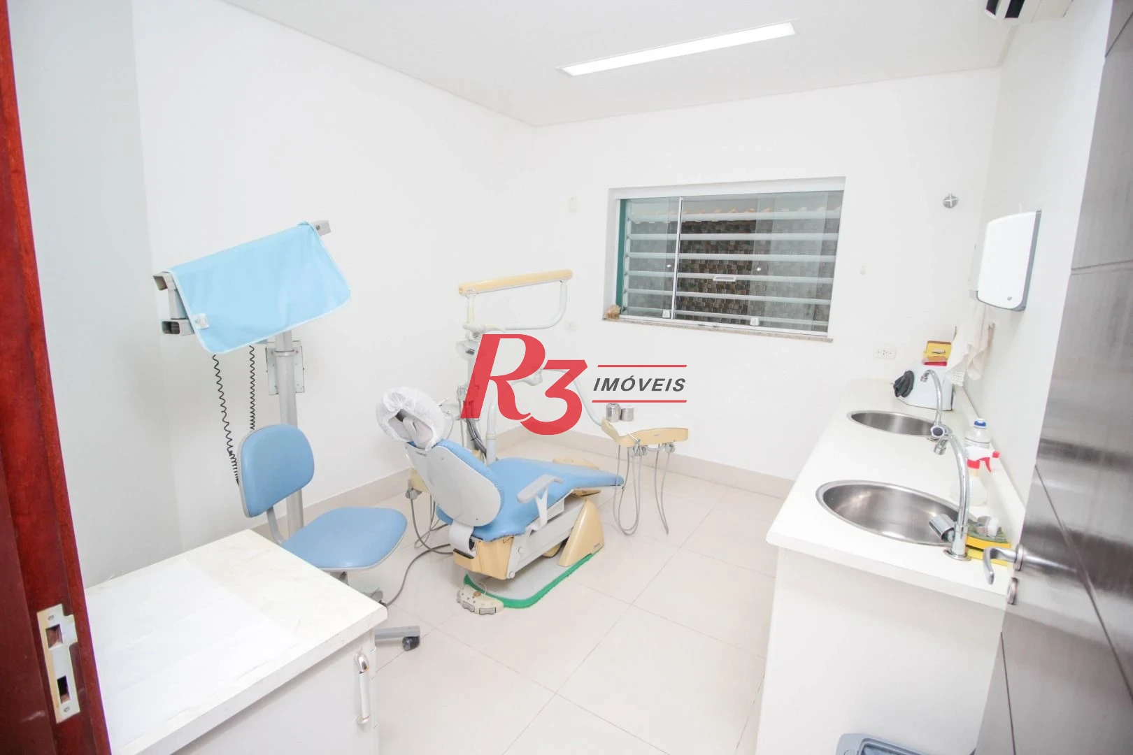 Sobrado com 4 dormitórios para alugar, 236 m² por R$ 18.000,00/mês - Embaré - Santos/SP